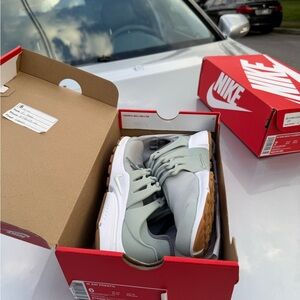 Nike Air Presto Sneakers in Seafoam and White